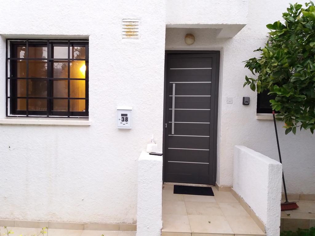Miltos Beach House Larnaca Exterior photo